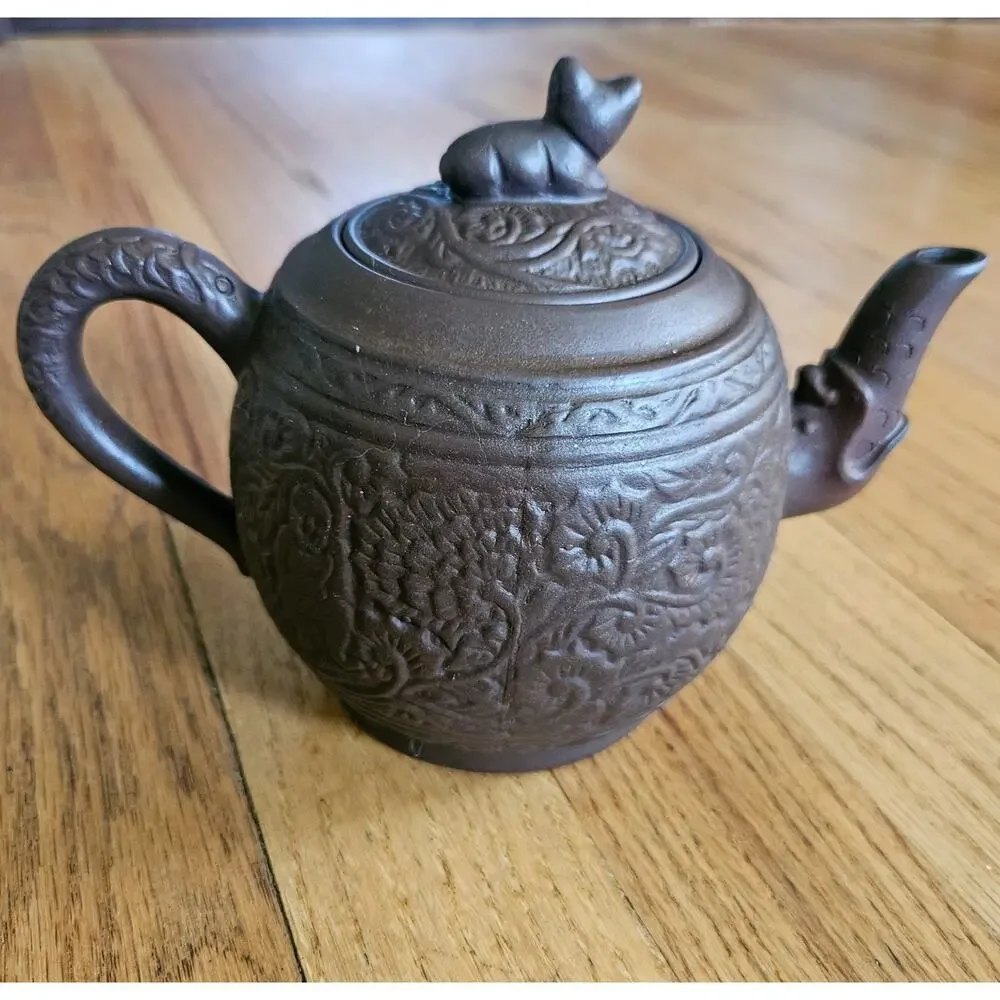Vintage Rare Yixing Zisha Purple Clay Teapot Cat Lid Chinese Handcrafted